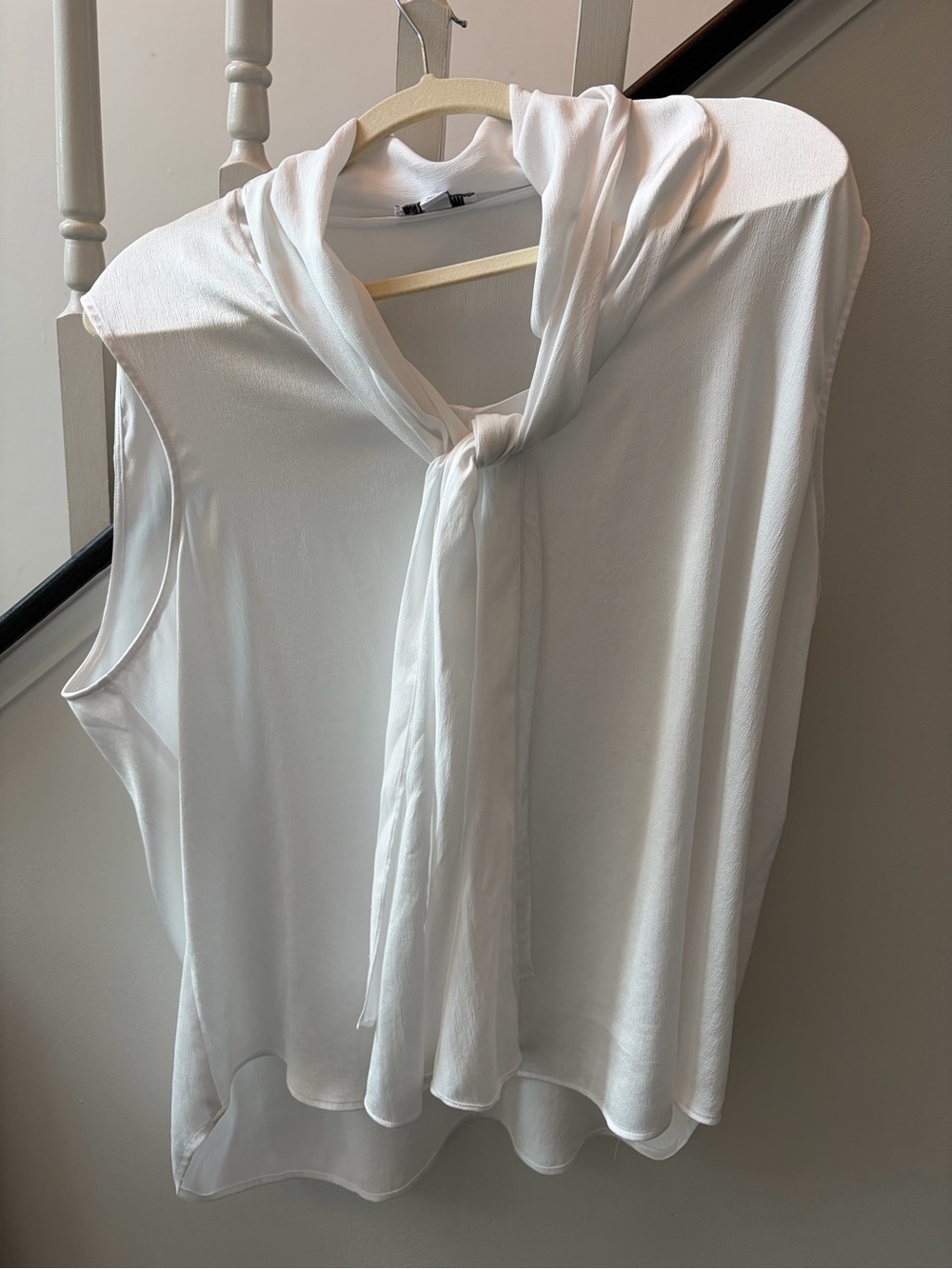 Bar III White Sleeveless Tie-Neck Blouse